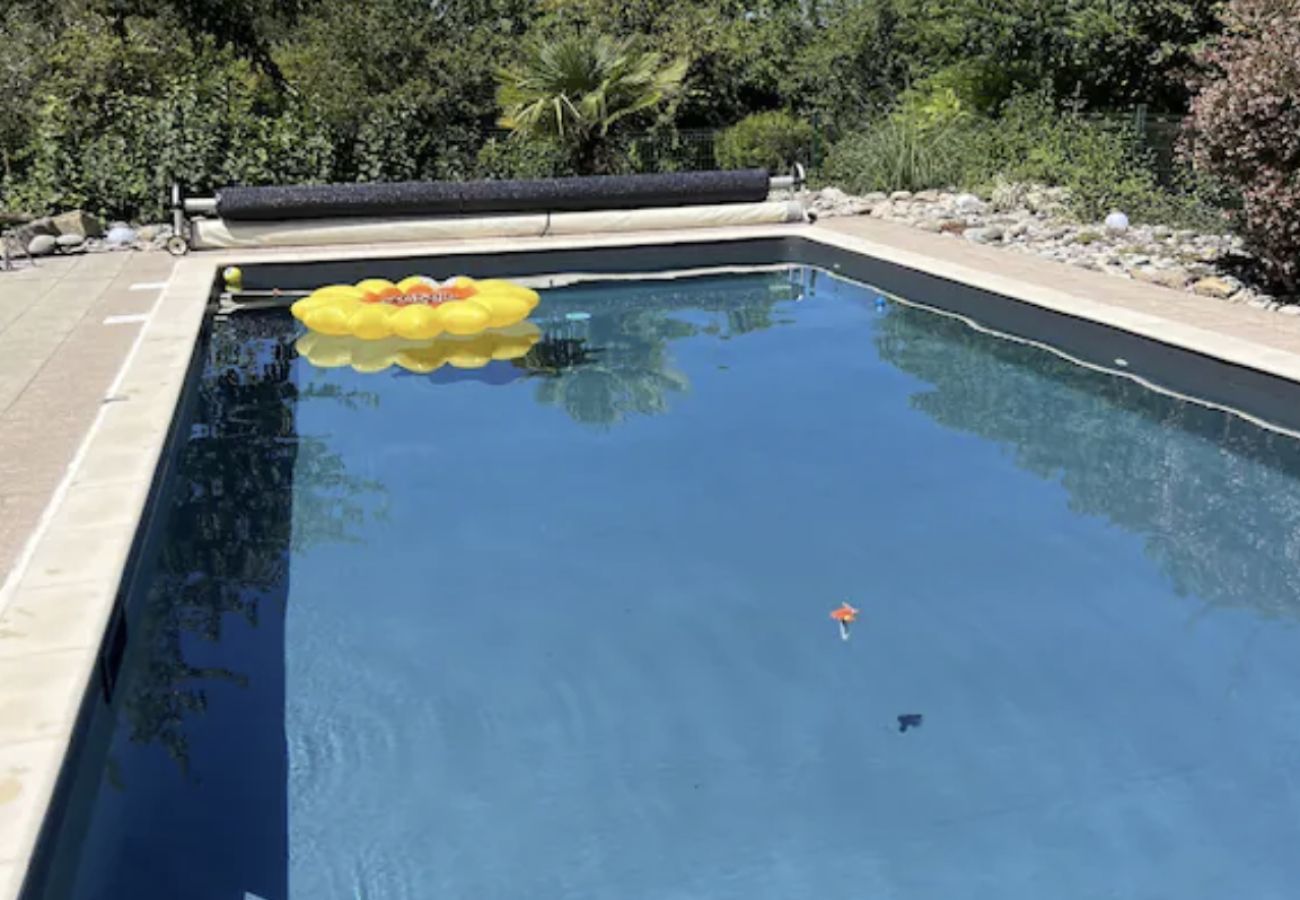 House in Plazac - Stone house with swimming pool and large garden