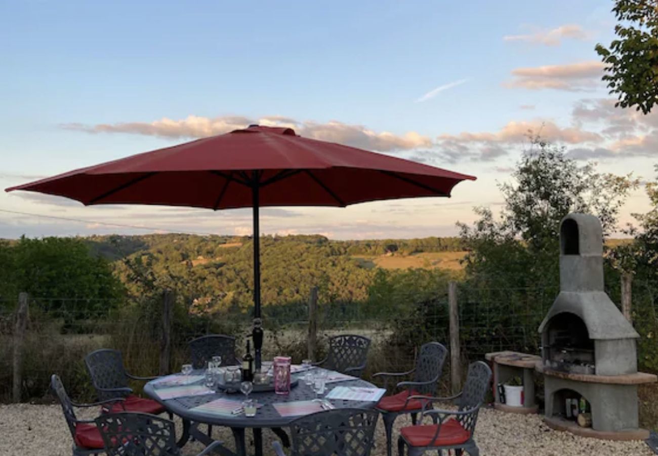 House in Plazac - Stone house with swimming pool and large garden