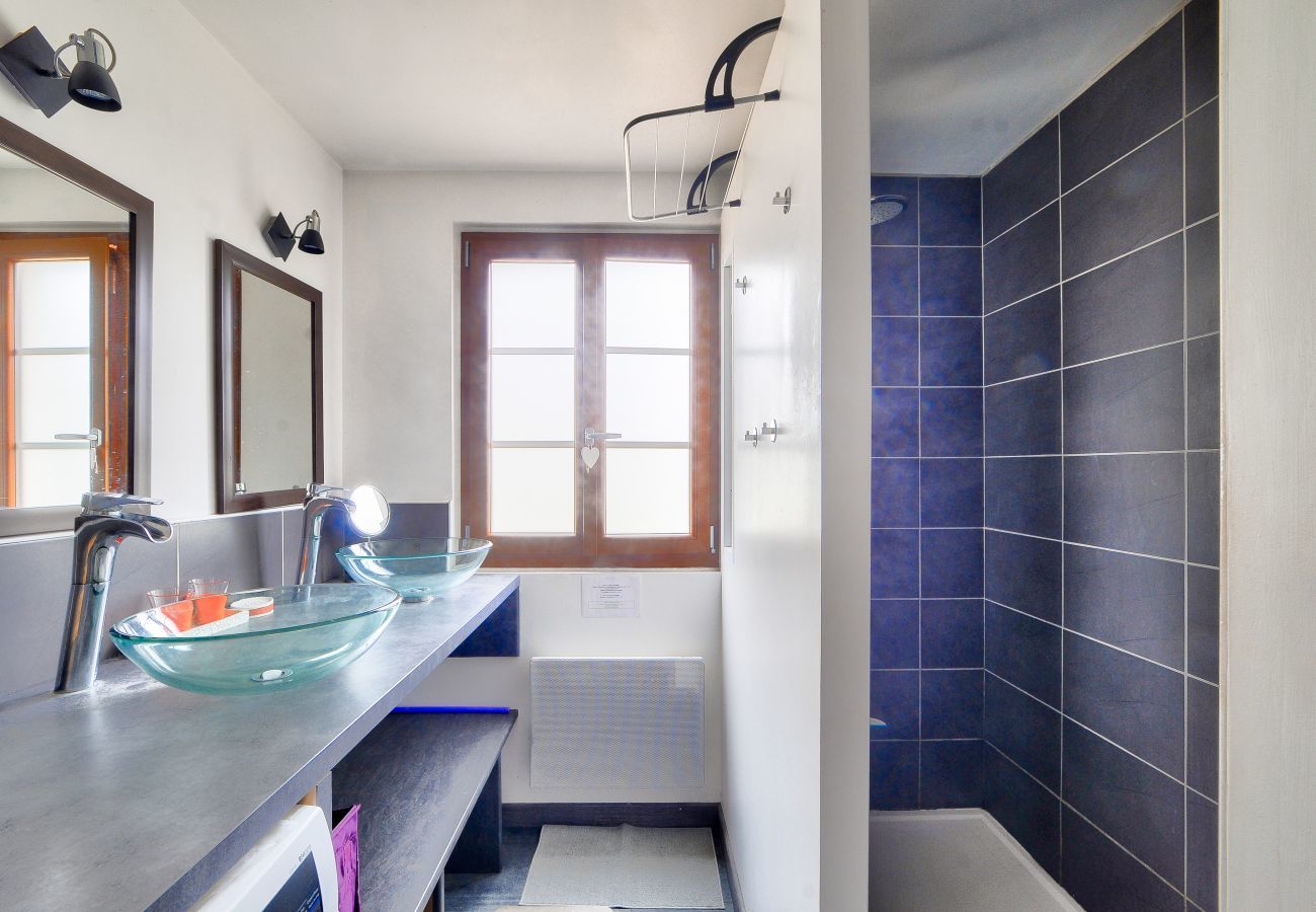 House in Plazac - Stone house with swimming pool and large garden