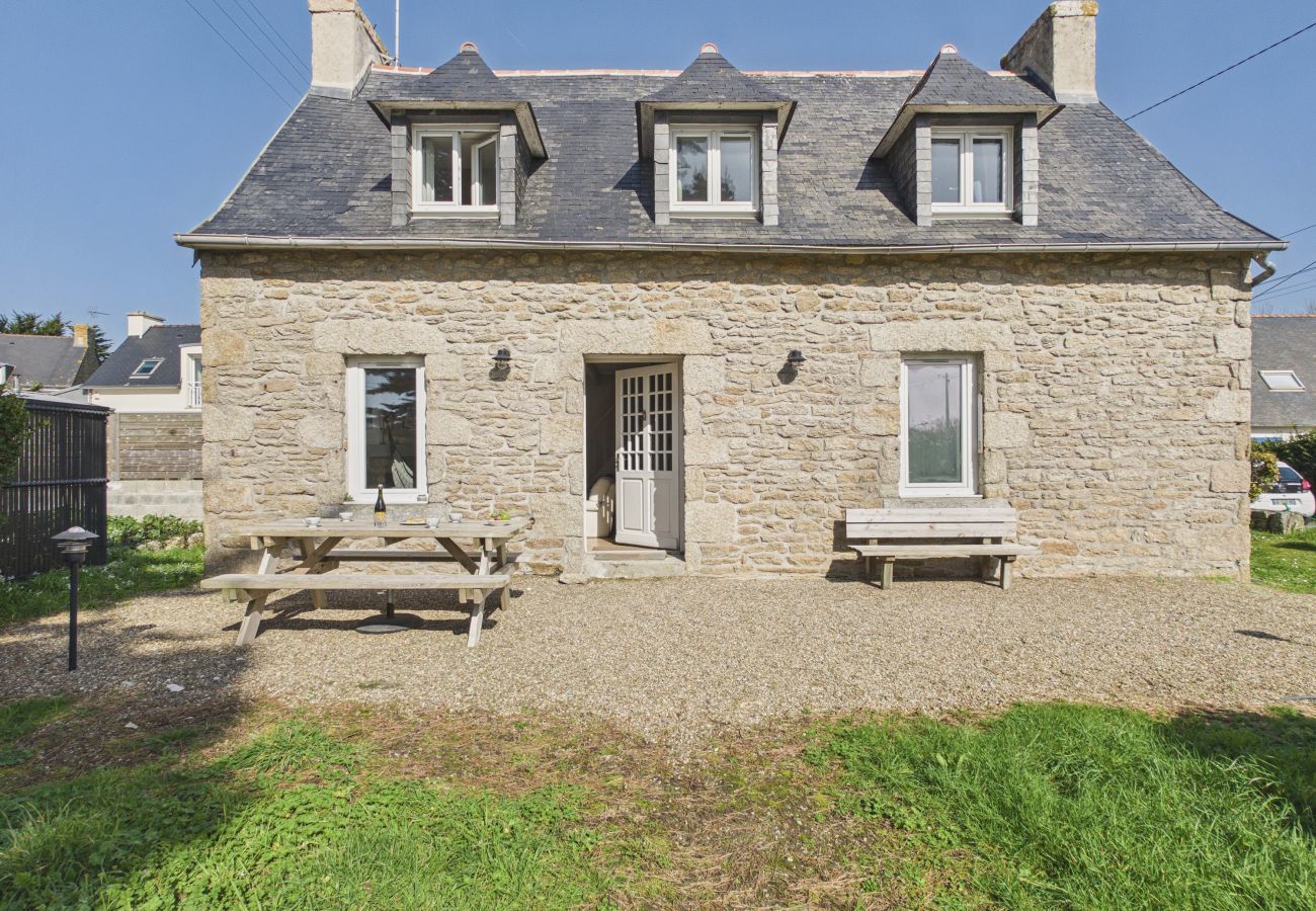 House in Treffiagat - 50 m from the beach – House for 6 with garden