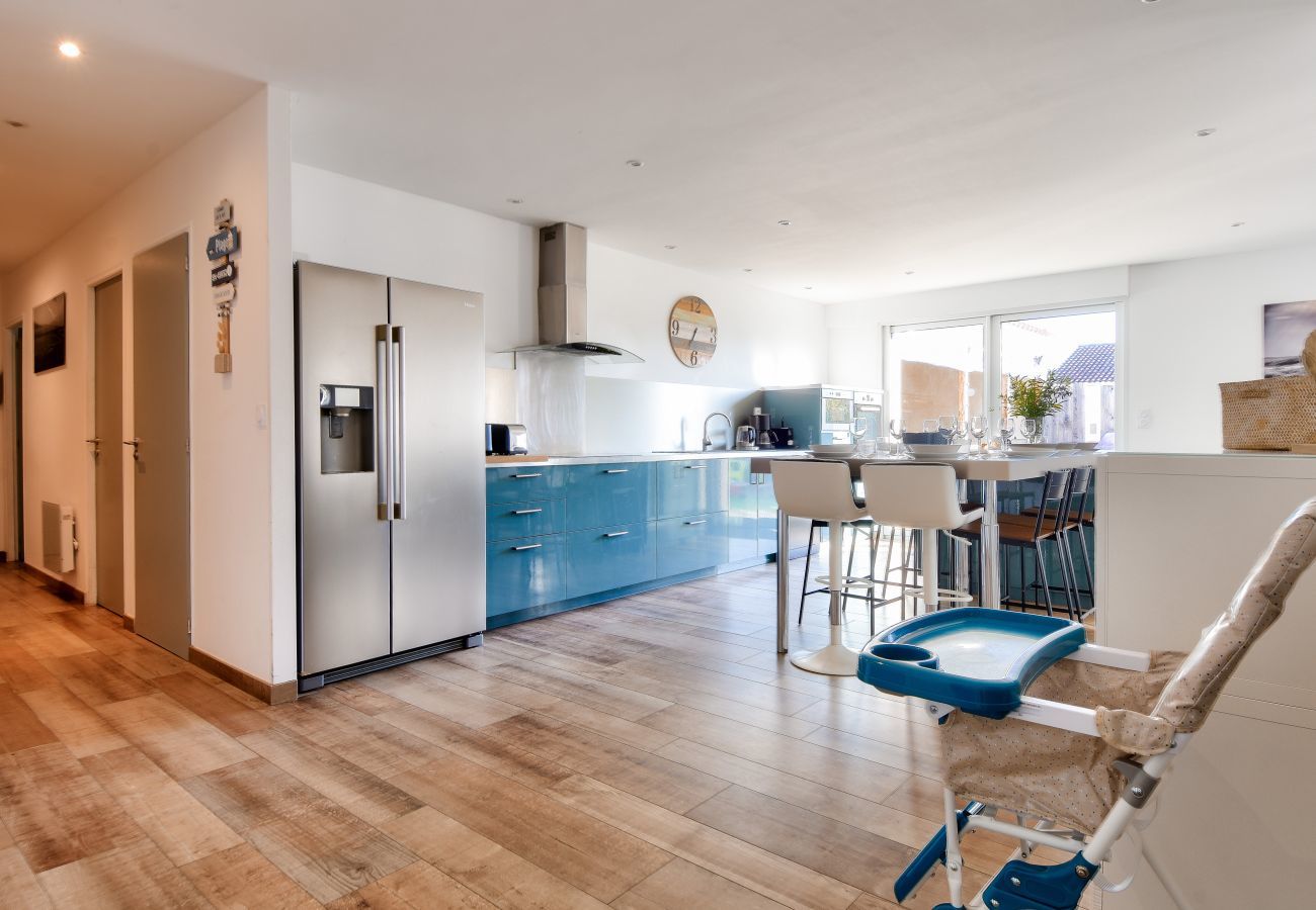 House in La Guérinière - 240m from beaches - House with garden for 12