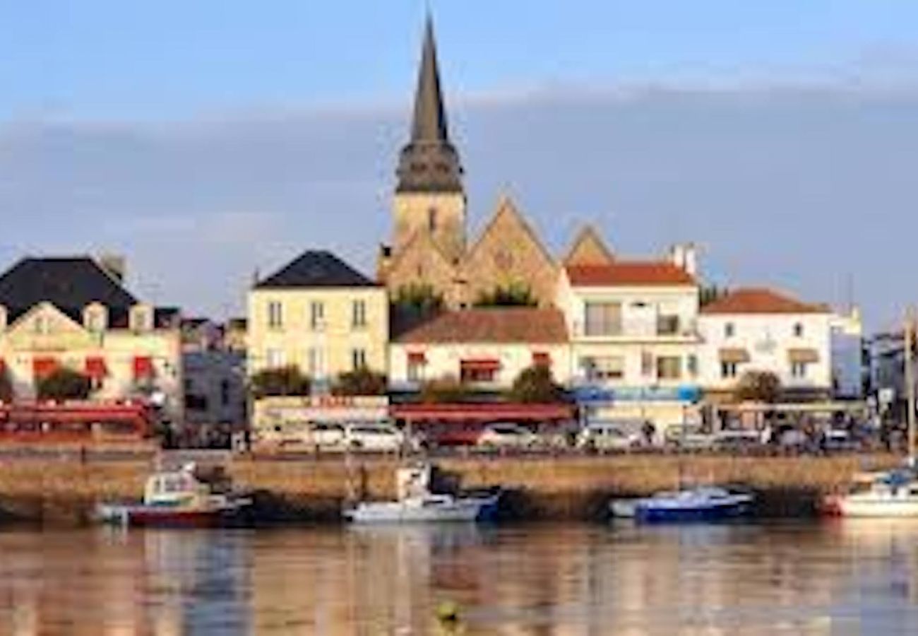 Apartment in Saint-Gilles-Croix-de-Vie - Cozy apartment for 4, in the center of St-Gilles