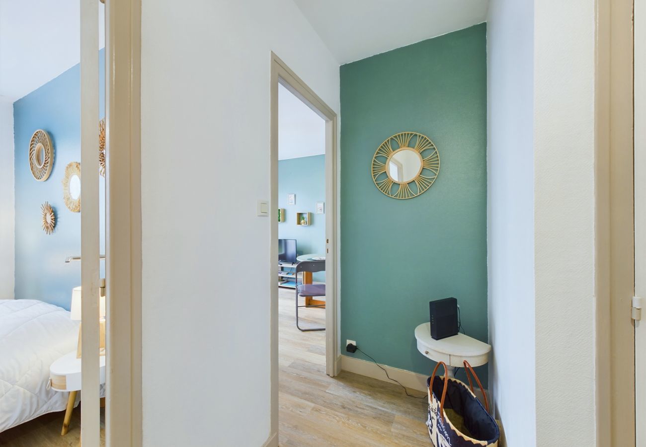 Apartment in Fouesnant - 100 m from the beach, 2 adults and 2 children