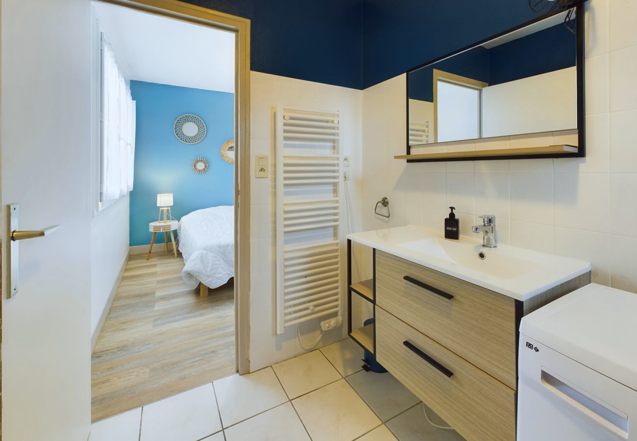 Apartment in Fouesnant - 100 m from the beach, 2 adults and 2 children
