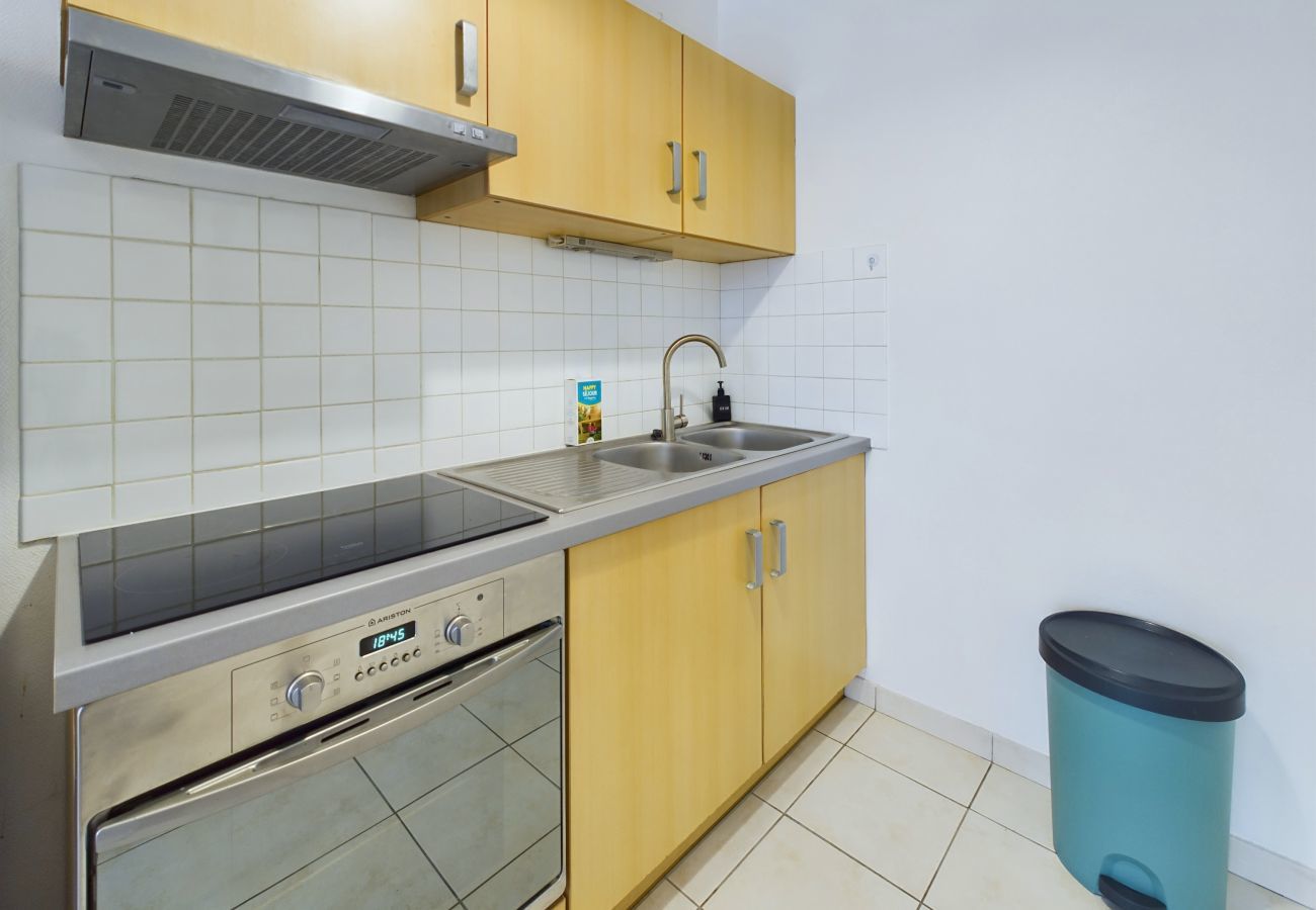 Apartment in Fouesnant - 100 m from the beach, 2 adults and 2 children