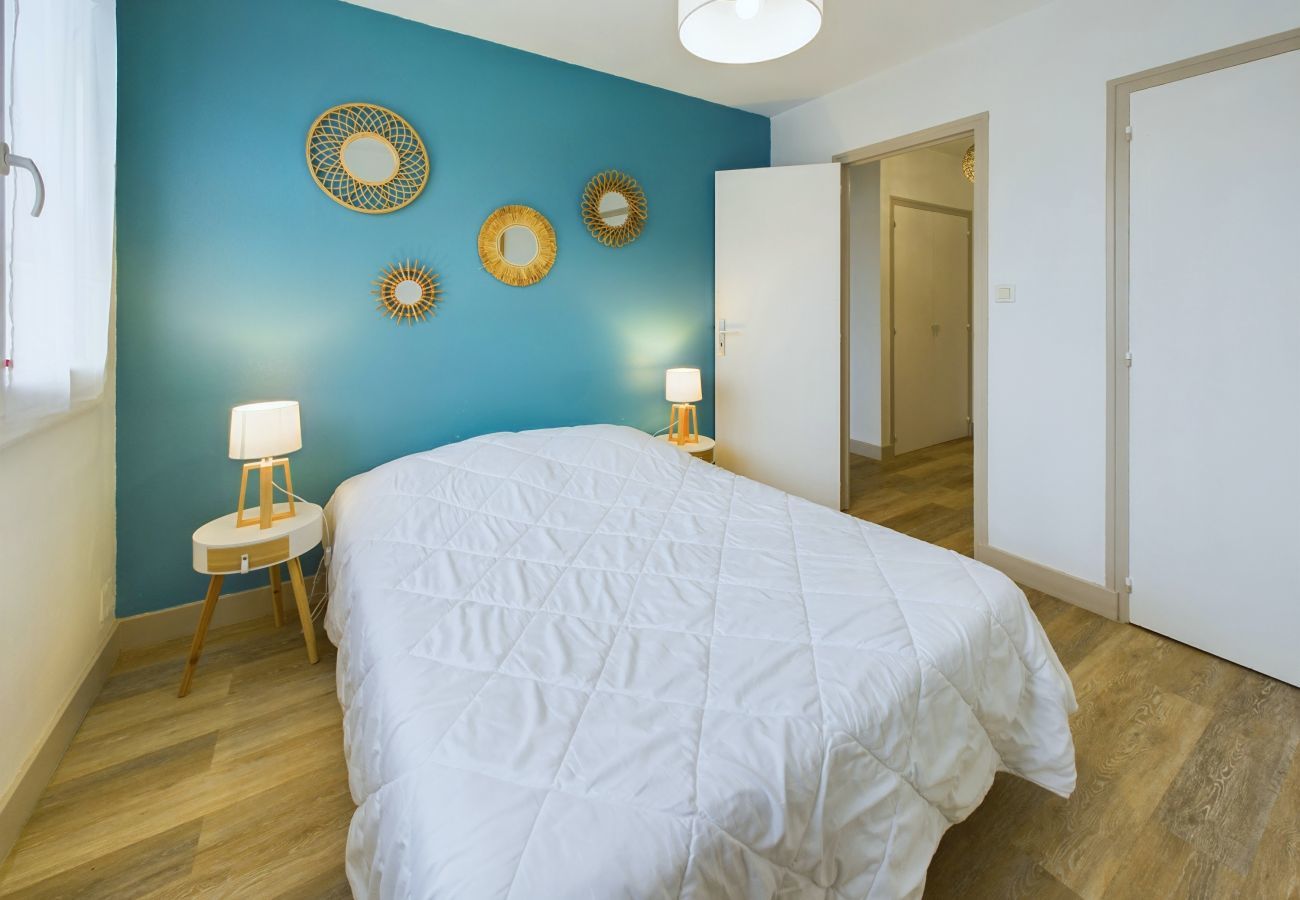 Apartment in Fouesnant - 100 m from the beach, 2 adults and 2 children