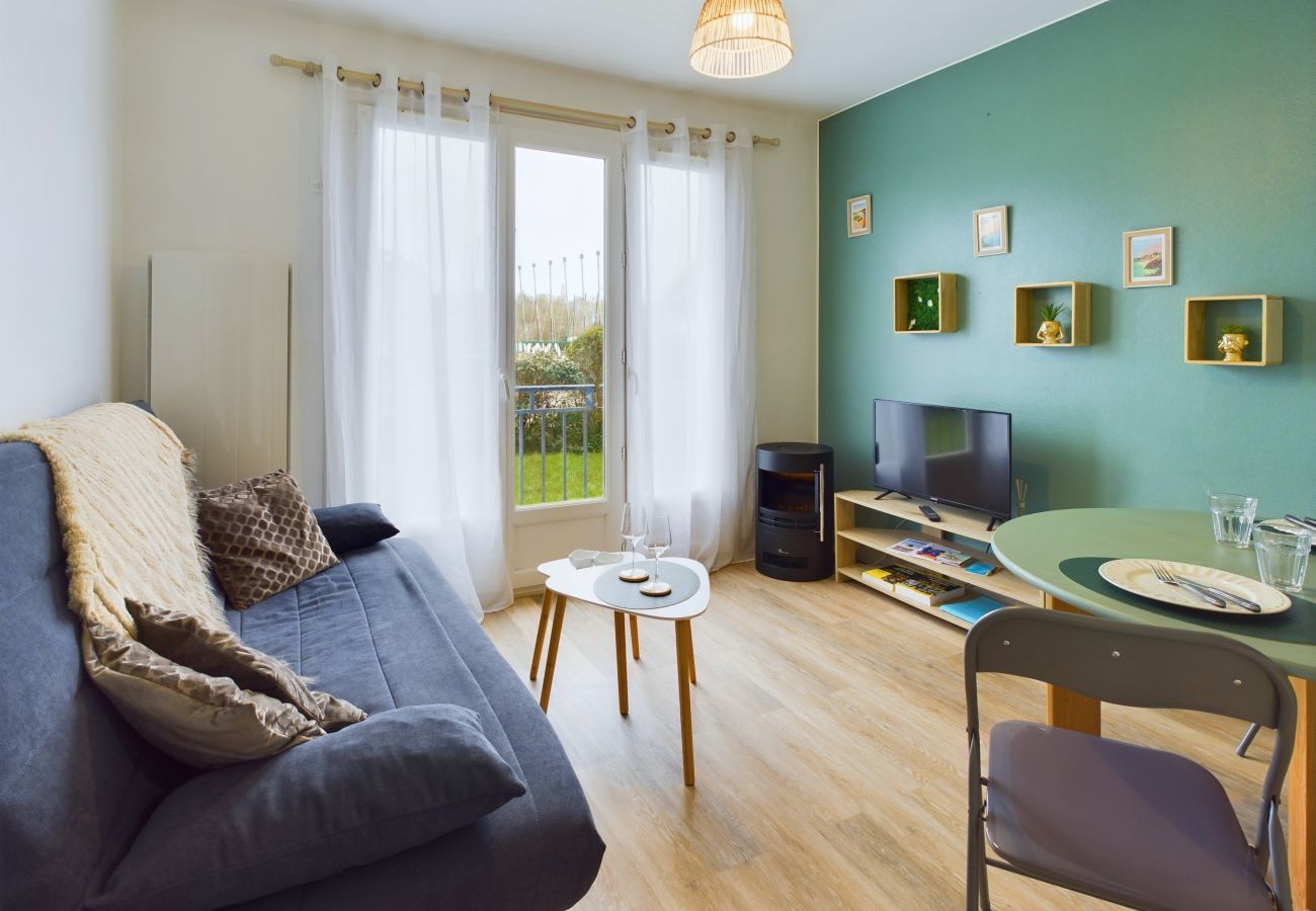 Apartment in Fouesnant - 100 m from the beach, 2 adults and 2 children