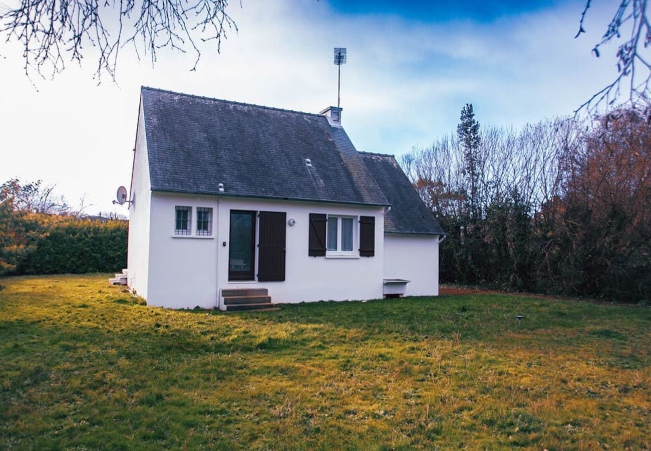 House in Penvénan - House 400m from the beach, for 6 people