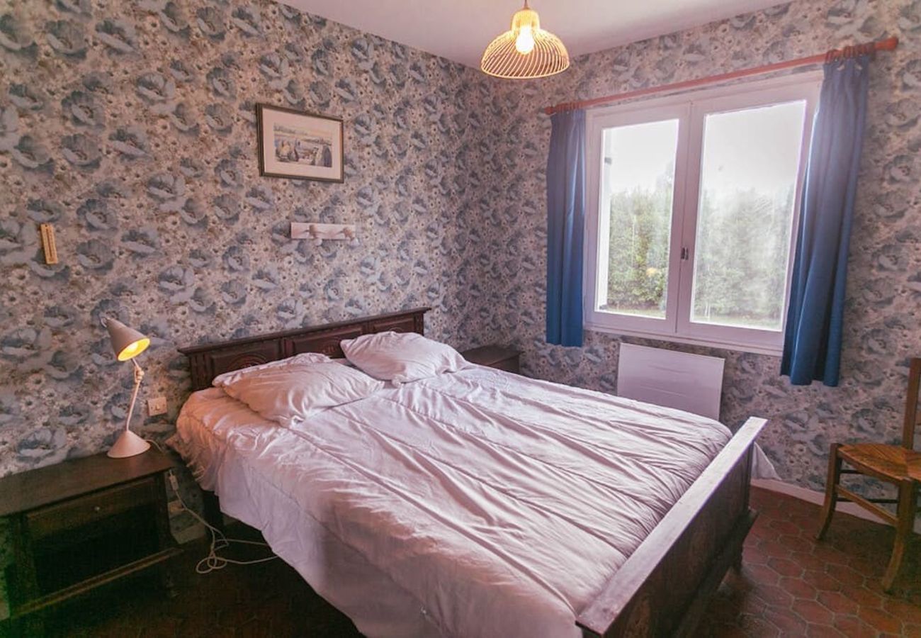House in Penvénan - House 400m from the beach, for 6 people