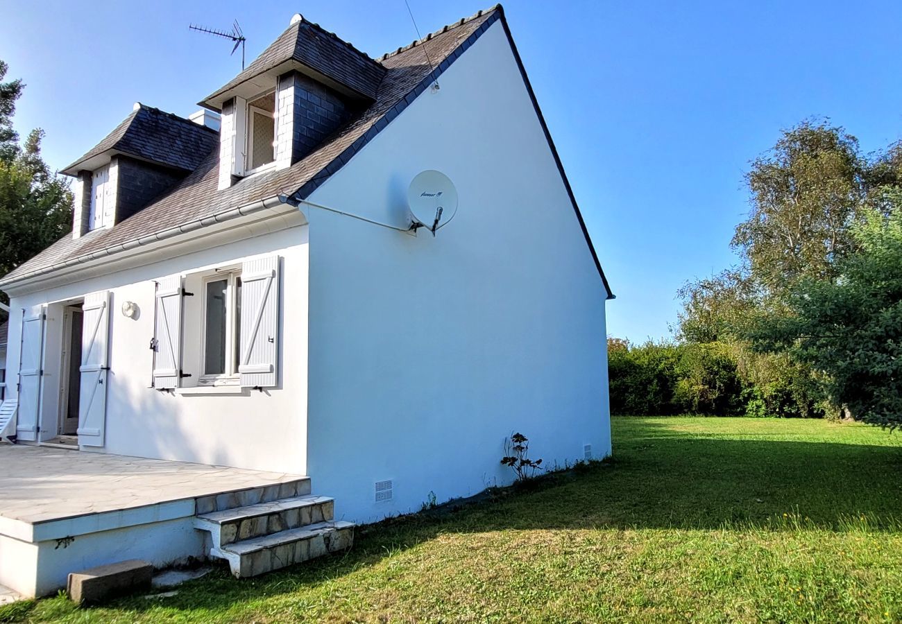House in Penvénan - House 400m from the beach, for 6 people