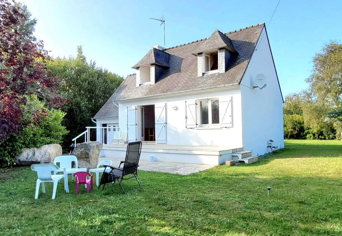 House in Penvénan - House 400m from the beach, for 6 people