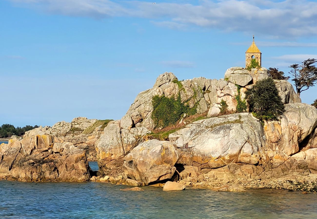 House in Penvénan - House 400m from the beach, for 6 people