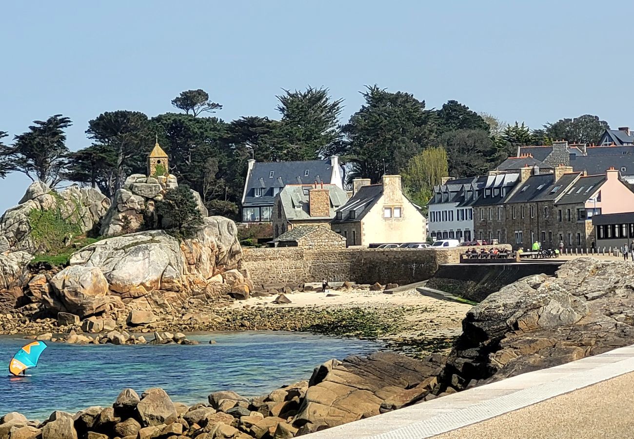 House in Penvénan - House 400m from the beach, for 6 people