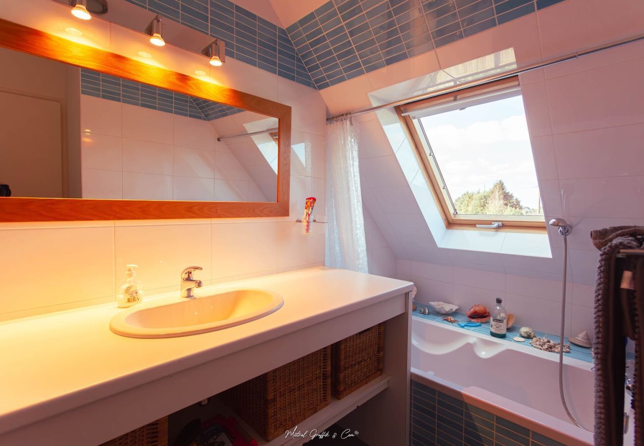 House in Penvénan - House for 10 with large garden and swimming pool