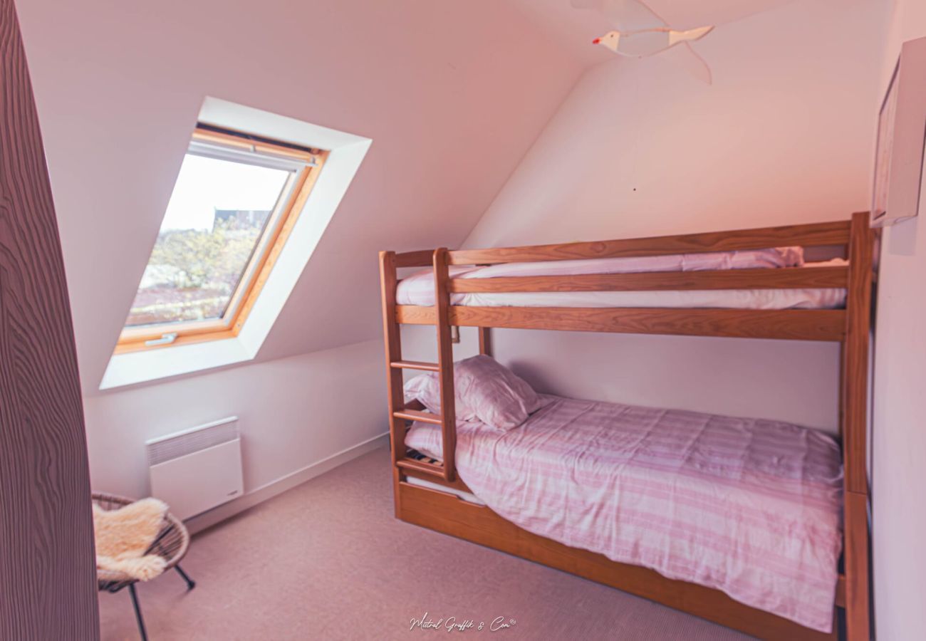 House in Penvénan - House for 10 with large garden and swimming pool