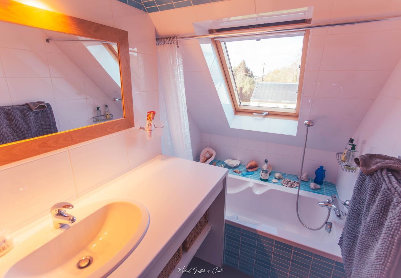 House in Penvénan - House for 10 with large garden and swimming pool