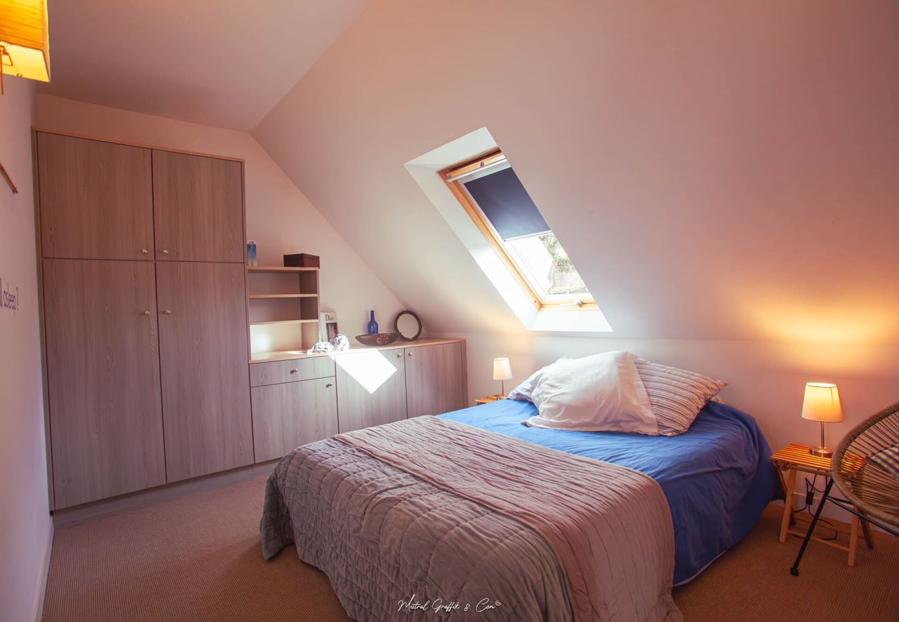 House in Penvénan - House for 10 with large garden and swimming pool