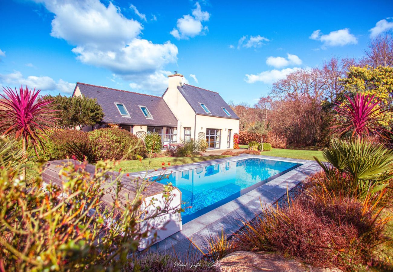 House in Penvénan - House for 10 with large garden and swimming pool