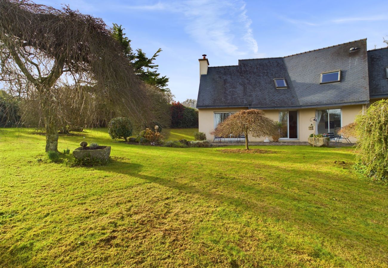 House in Fouesnant - Spacious house with a large garden for 6