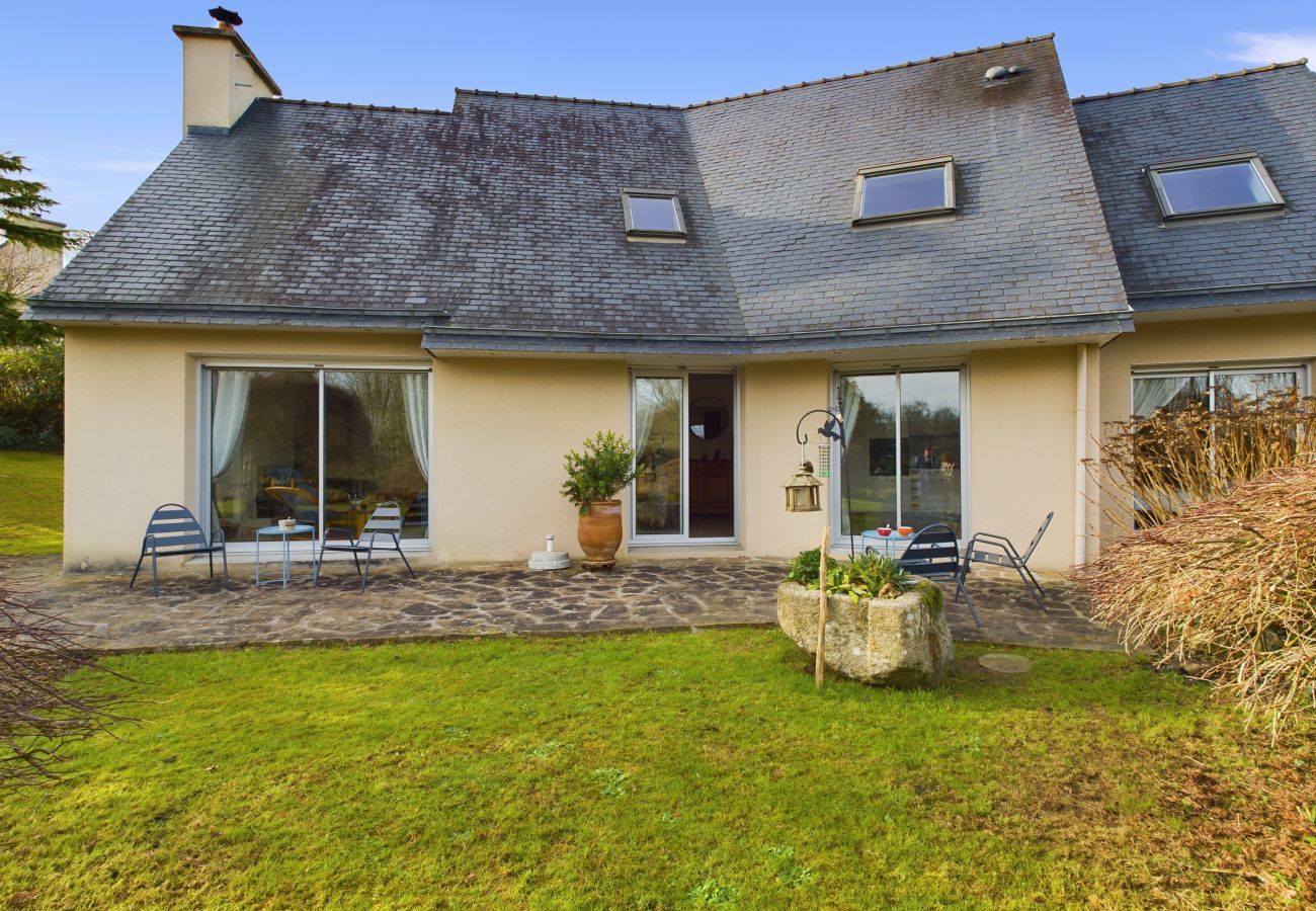 House in Fouesnant - Spacious house with a large garden for 6
