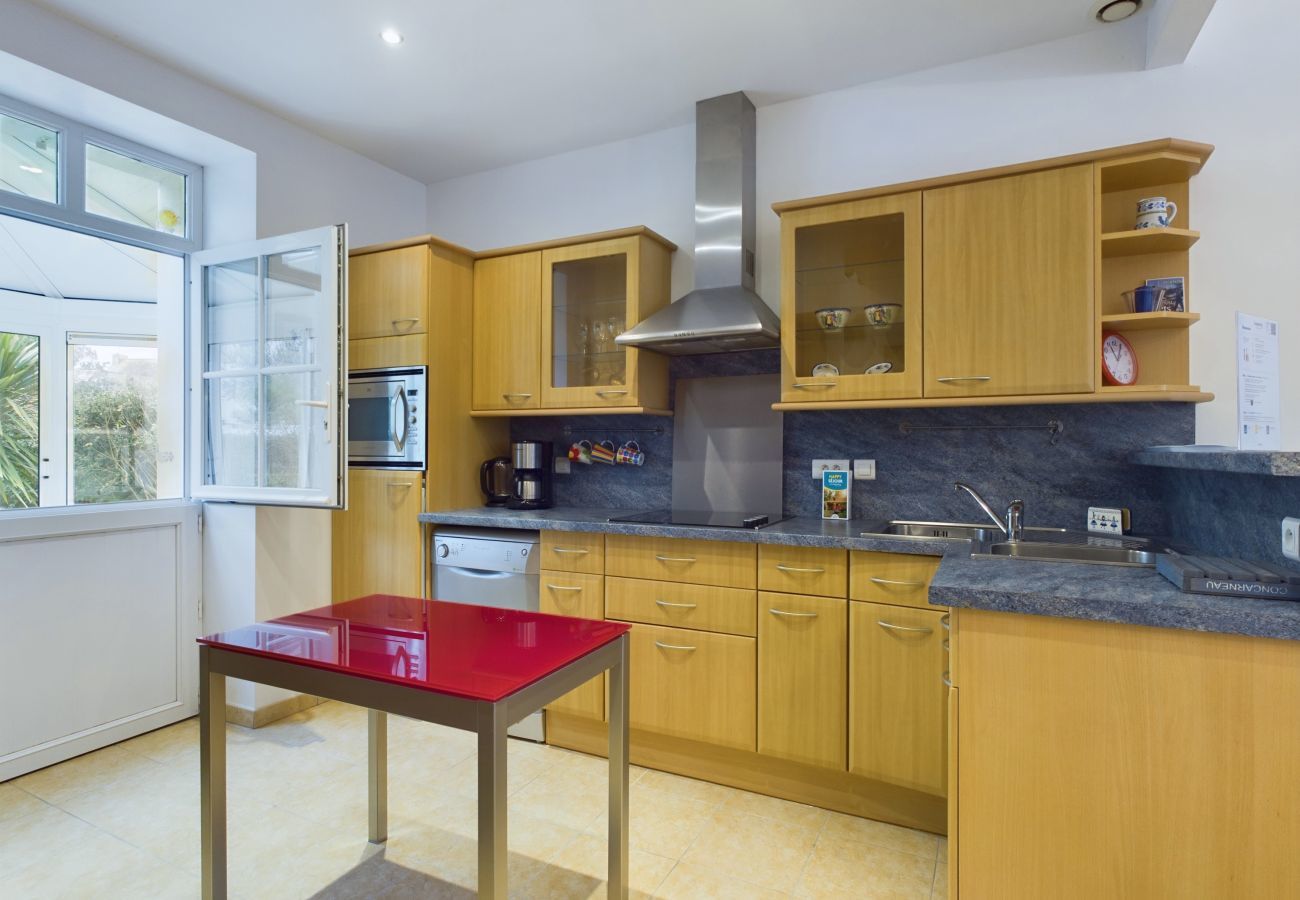 House in Concarneau - 110 m from the beach, house for 6 people