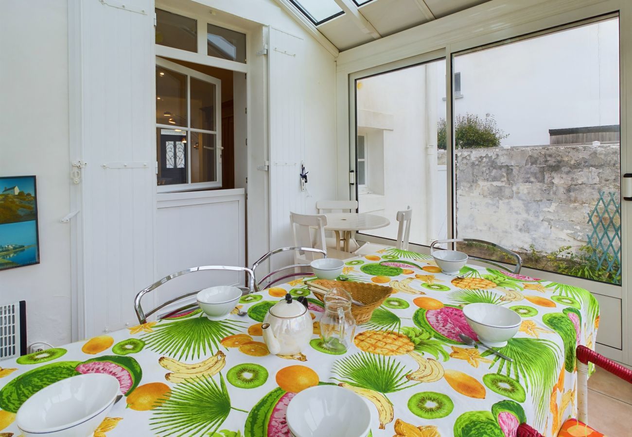 House in Concarneau - 110 m from the beach, house for 6 people