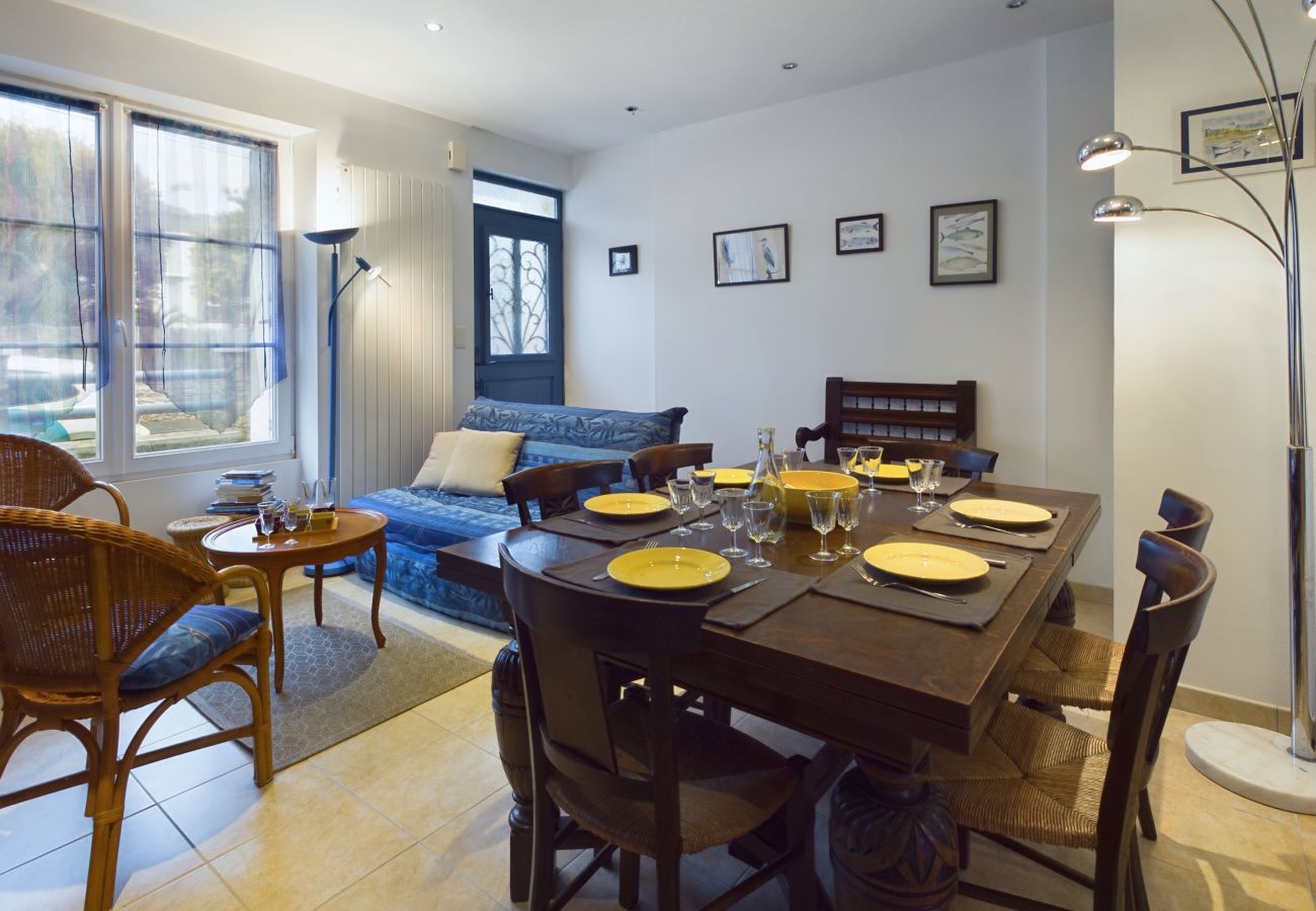 House in Concarneau - 110 m from the beach, house for 6 people