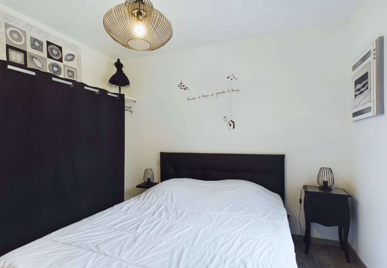 House in Saint-Hilaire-de-Riez - House with garden and jacuzzi for 8 people