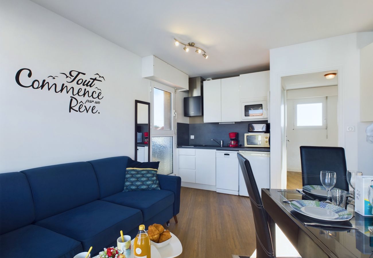 Apartment in Les Sables-d´Olonne - Apartment for 4 in the Chaume district