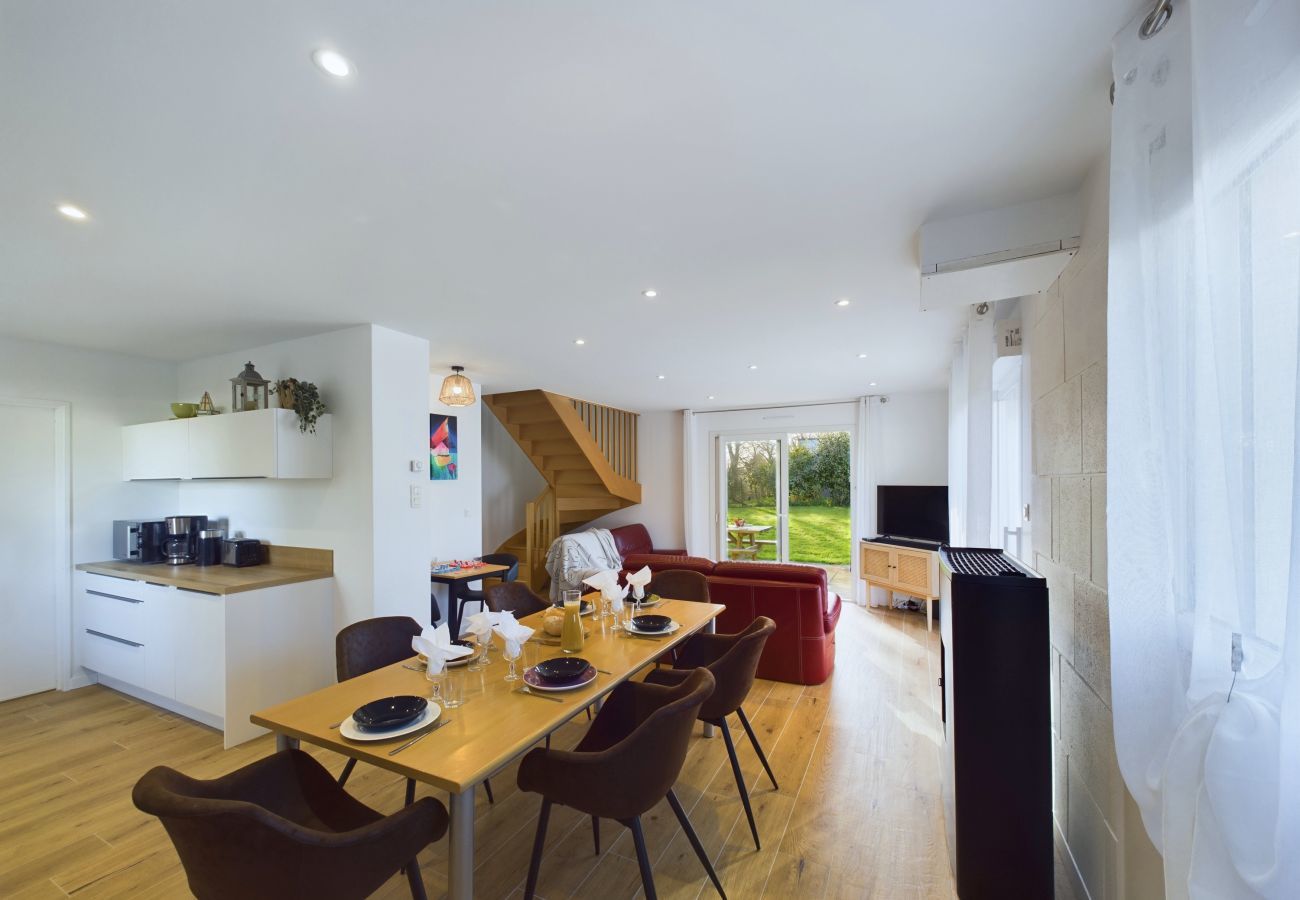House in Plomeur - House for 8 in Plomeur - Large garden 