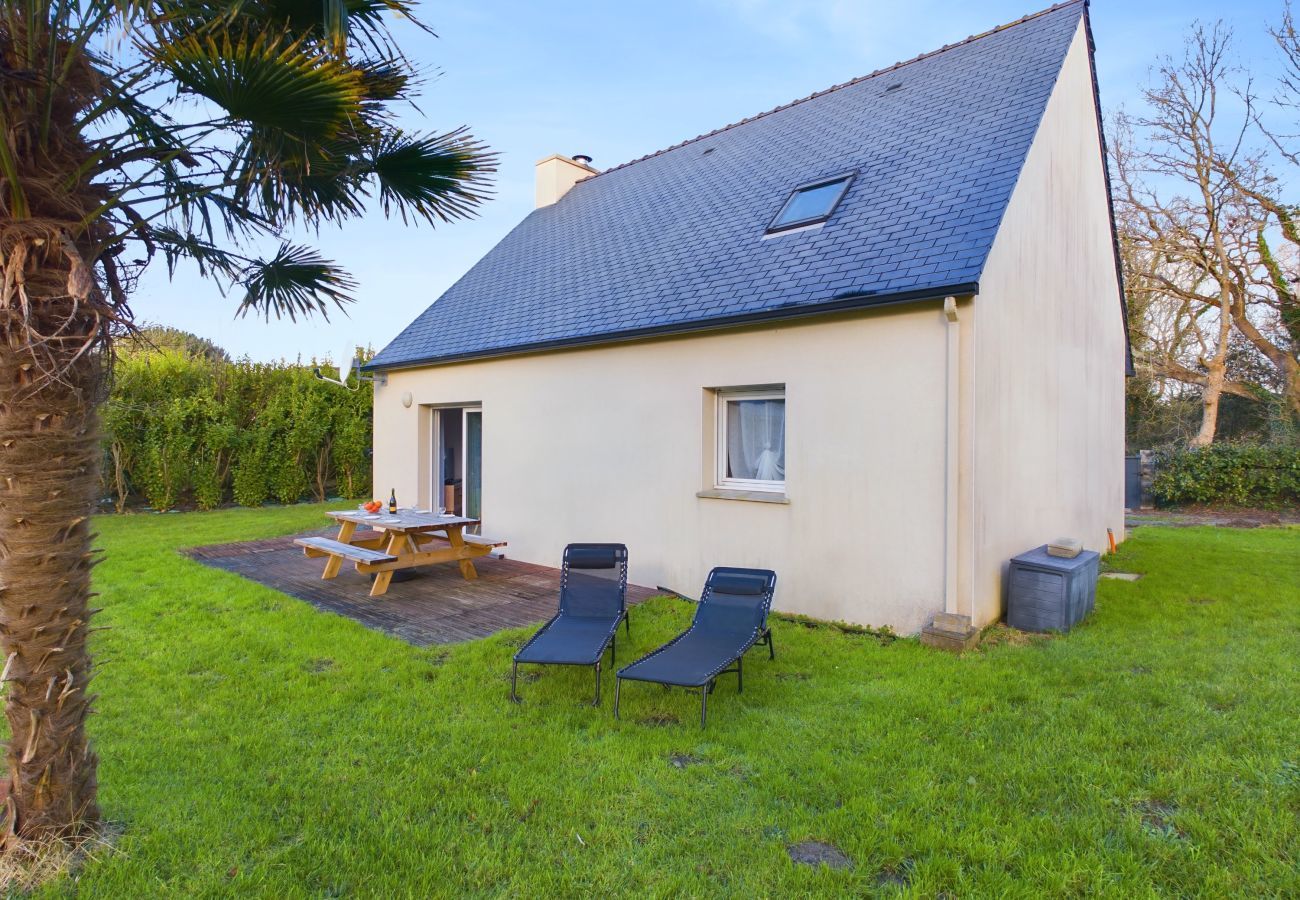 House in Plomeur - House for 8 in Plomeur - Large garden 