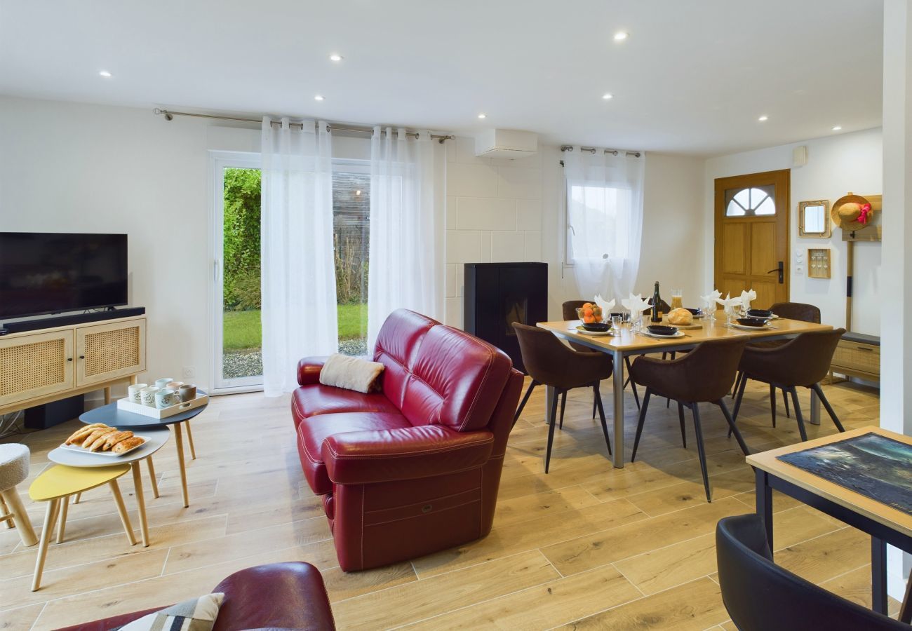 House in Plomeur - House for 8 in Plomeur - Large garden 