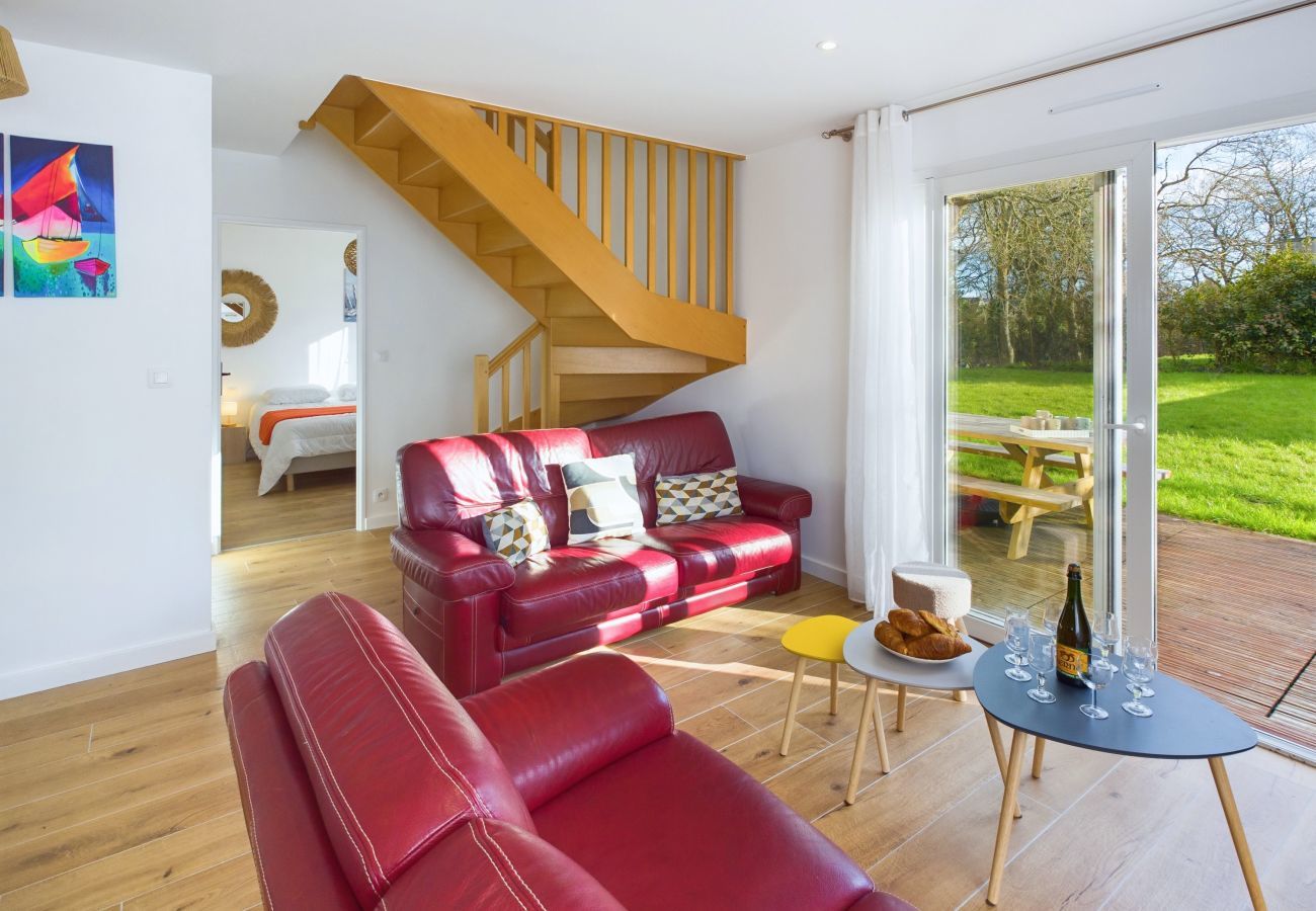 House in Plomeur - House for 8 in Plomeur - Large garden 
