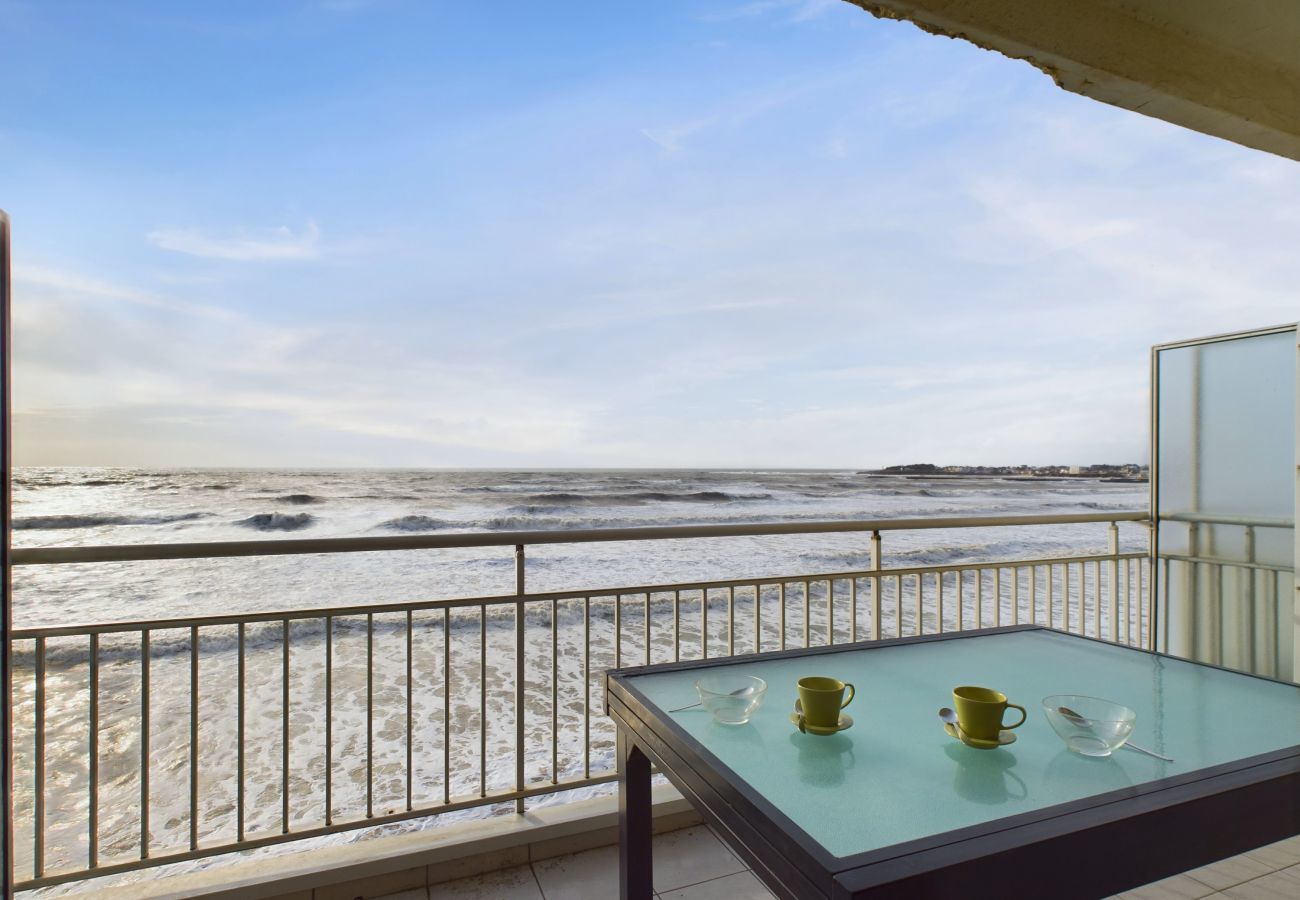 Apartment in Saint-Gilles-Croix-de-Vie - Sea view - apartment for 8 on St Gilles