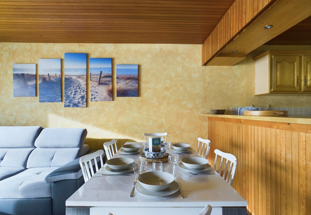Apartment in Saint-Gilles-Croix-de-Vie - Sea view - apartment for 8 on St Gilles