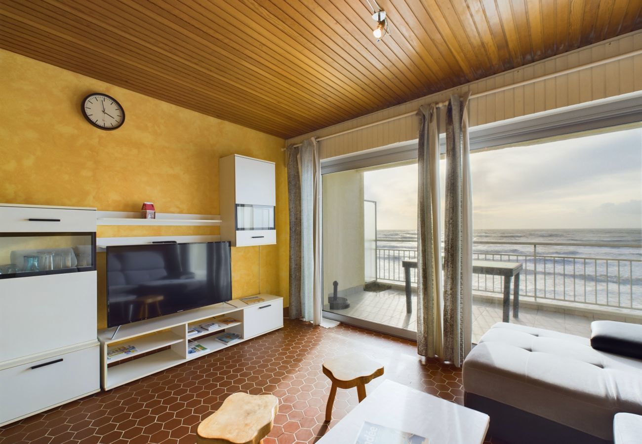 Apartment in Saint-Gilles-Croix-de-Vie - Sea view - apartment for 8 on St Gilles