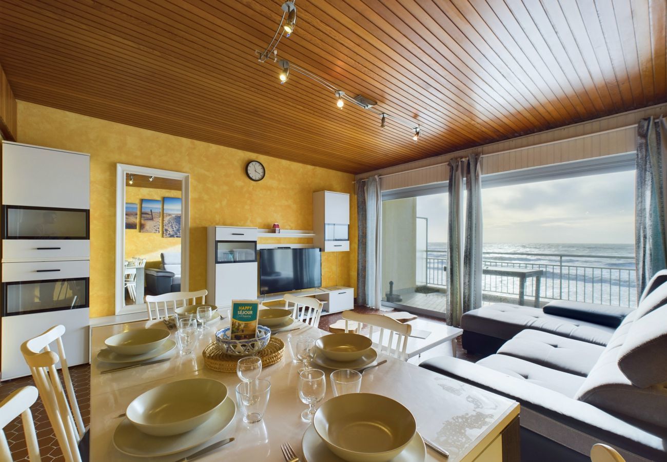 Apartment in Saint-Gilles-Croix-de-Vie - Sea view - apartment for 8 on St Gilles