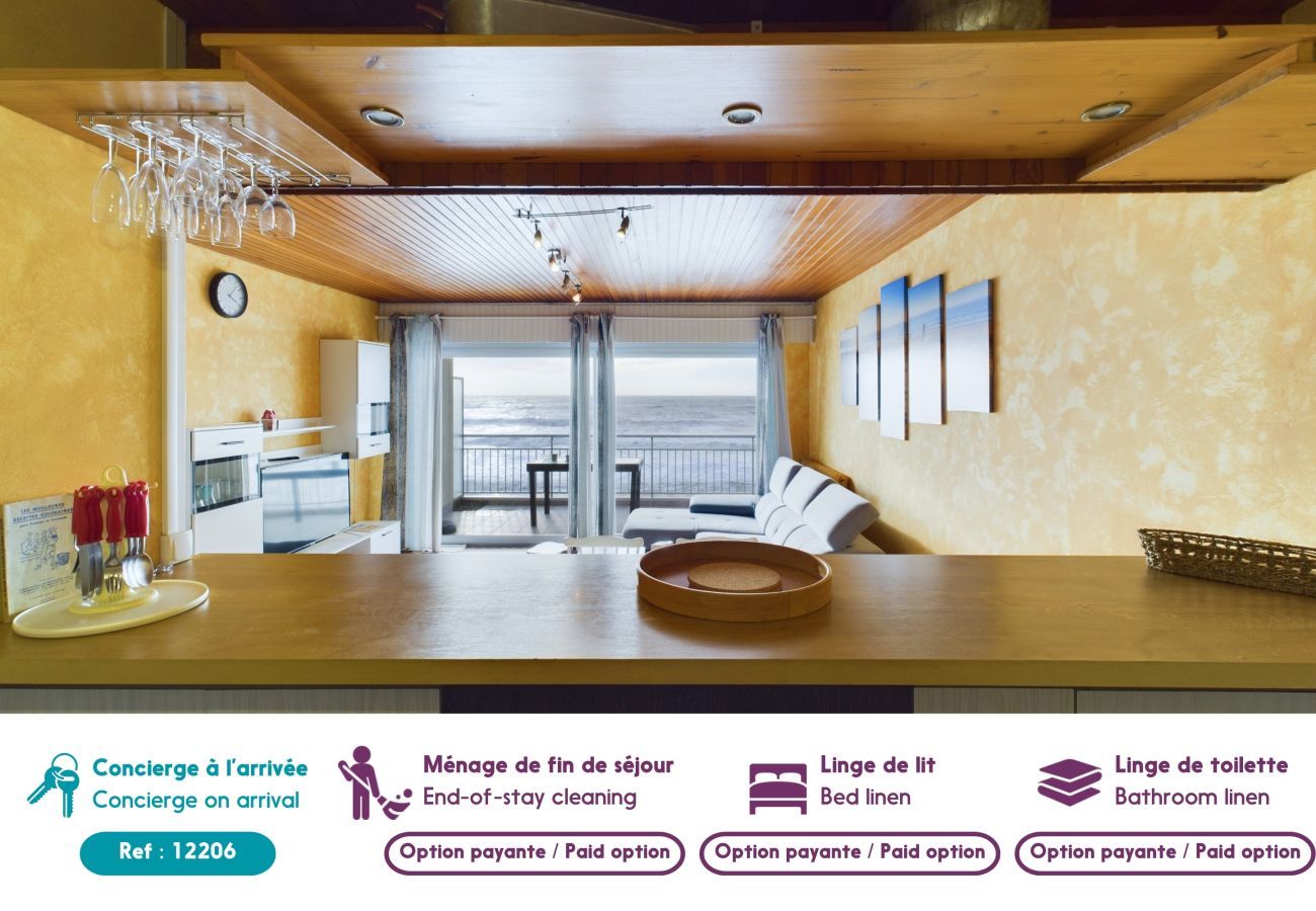 Apartment in Saint-Gilles-Croix-de-Vie - Sea view - apartment for 8 on St Gilles