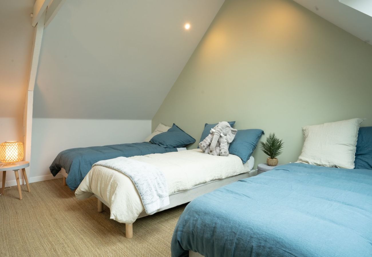 Villa in Guissény - Villa Ty Amor - Large garden and jacuzzi for 9