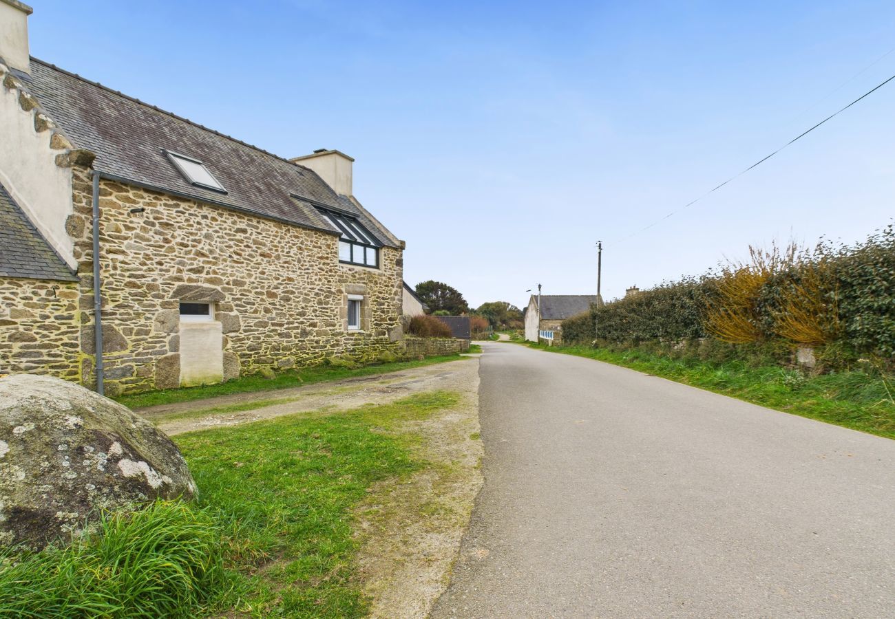 House in Plouguerneau - Ti Venan - House facing Ile Venan for 2 people