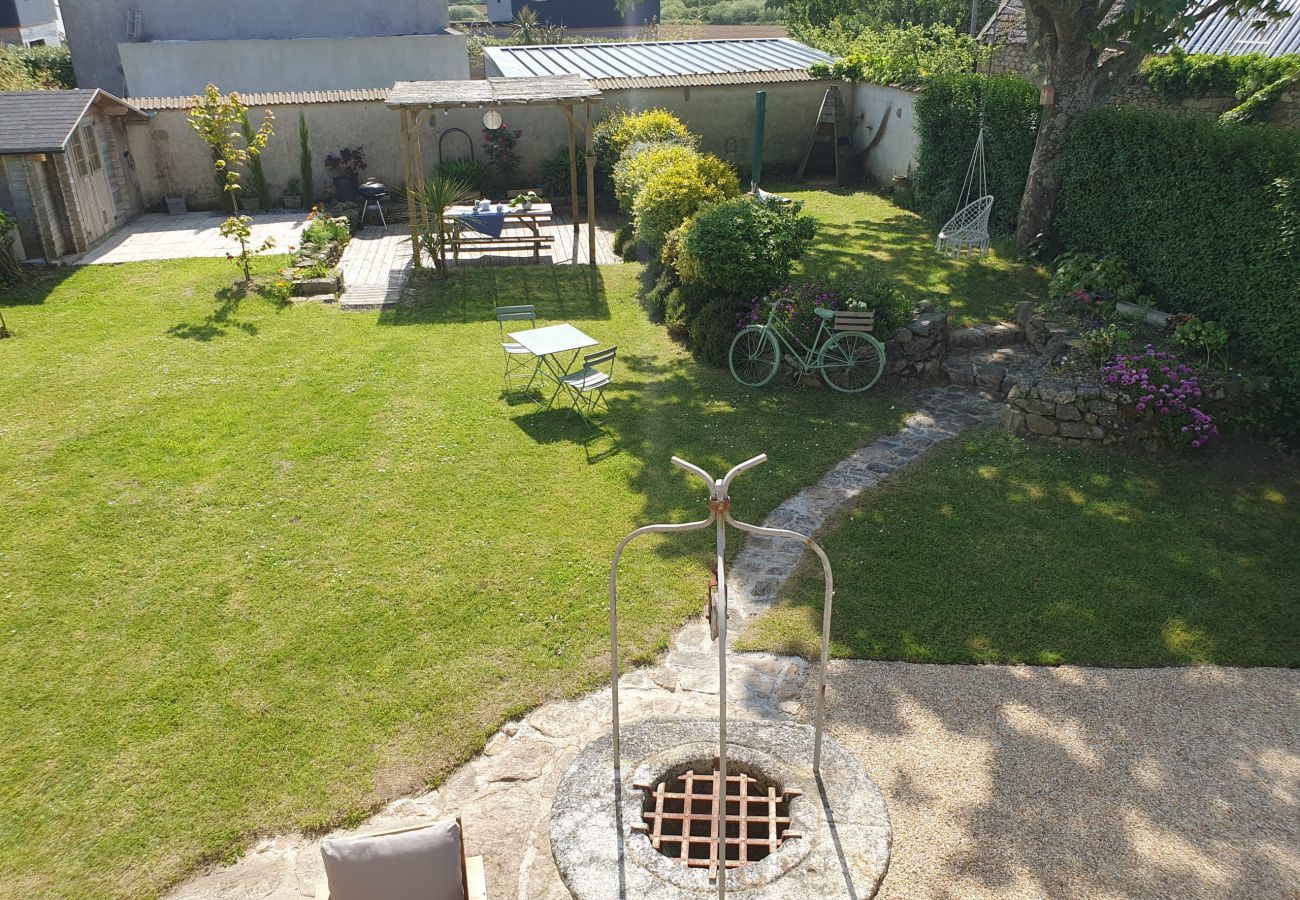 House in Guissény - Pretty stone house with large garden for 6