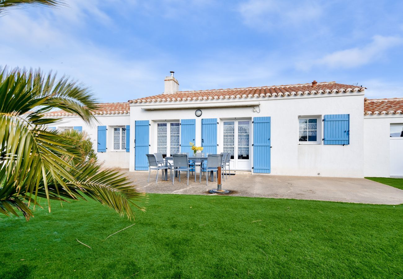 House in L'Epine - Pretty house in l'Epine with garden for 8 people
