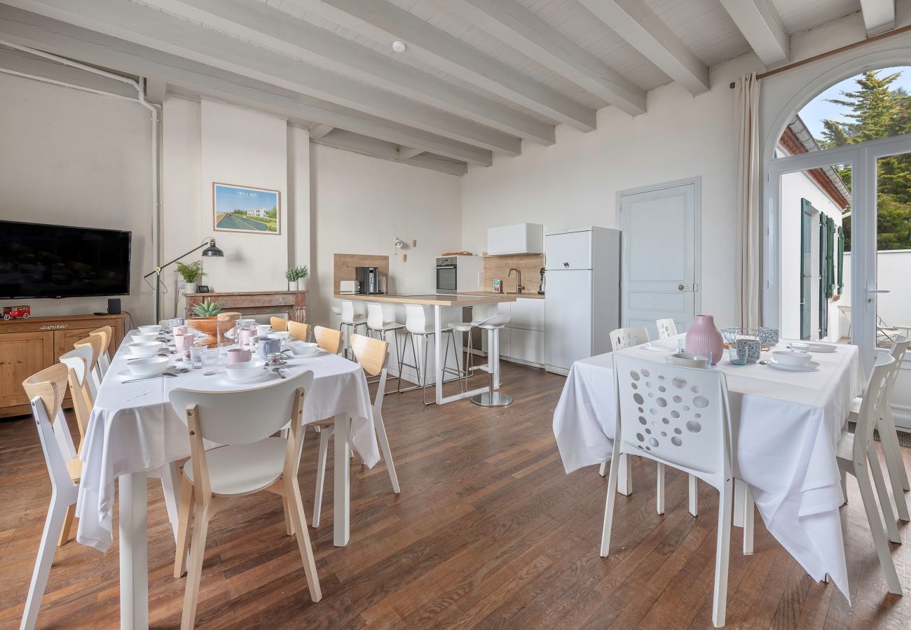 House in Saint-Michel-Chef-Chef - Sea - beach facing family villa for 12