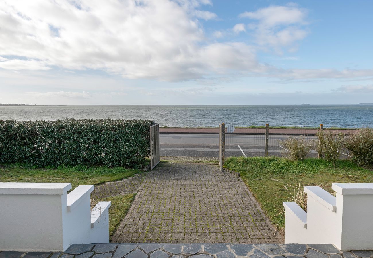 House in Saint-Michel-Chef-Chef - Sea - beach facing family villa for 12