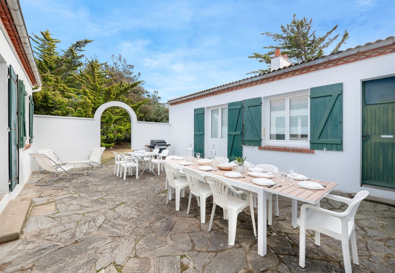 House in Saint-Michel-Chef-Chef - Sea - beach facing family villa for 12