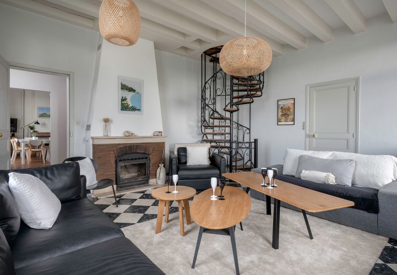 House in Saint-Michel-Chef-Chef - Sea - beach facing family villa for 12