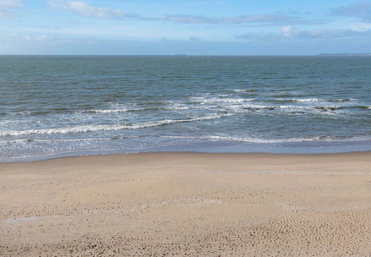 House in Saint-Michel-Chef-Chef - Sea - beach facing family villa for 12