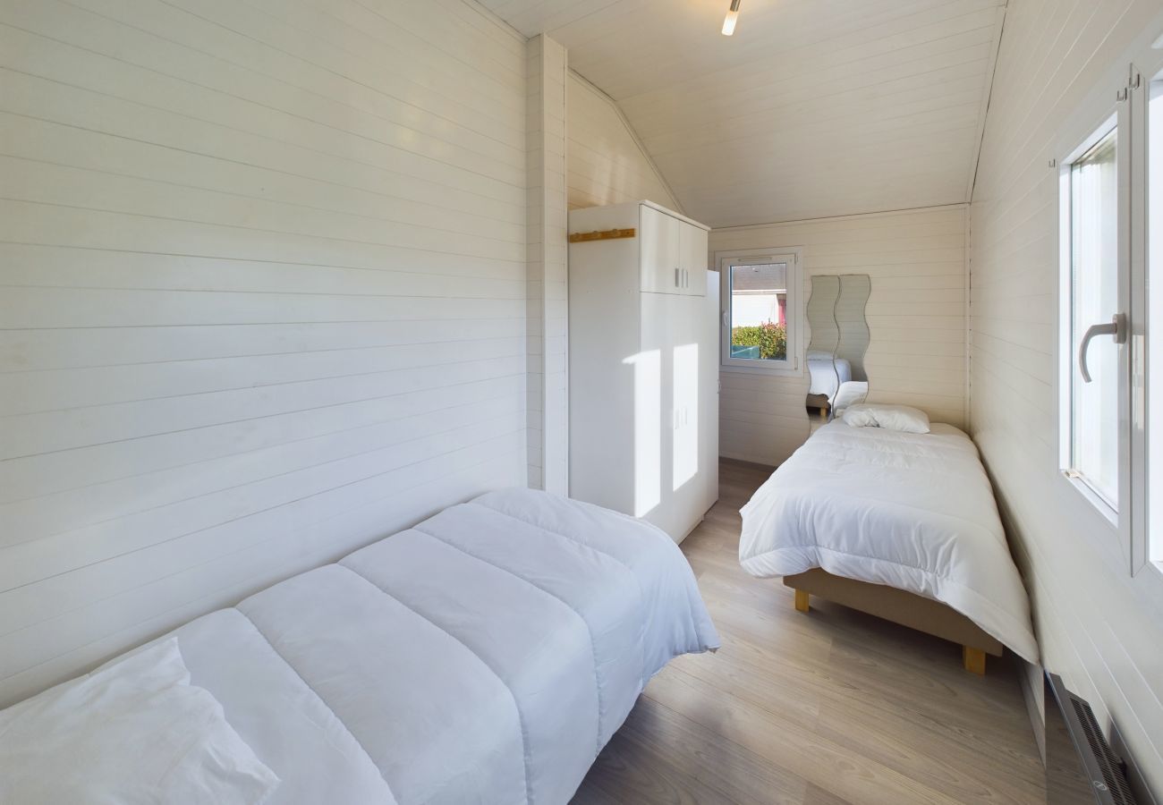 Bungalow in Pont-l´Abbé - Chalet for 4 in a residence with swimming pool