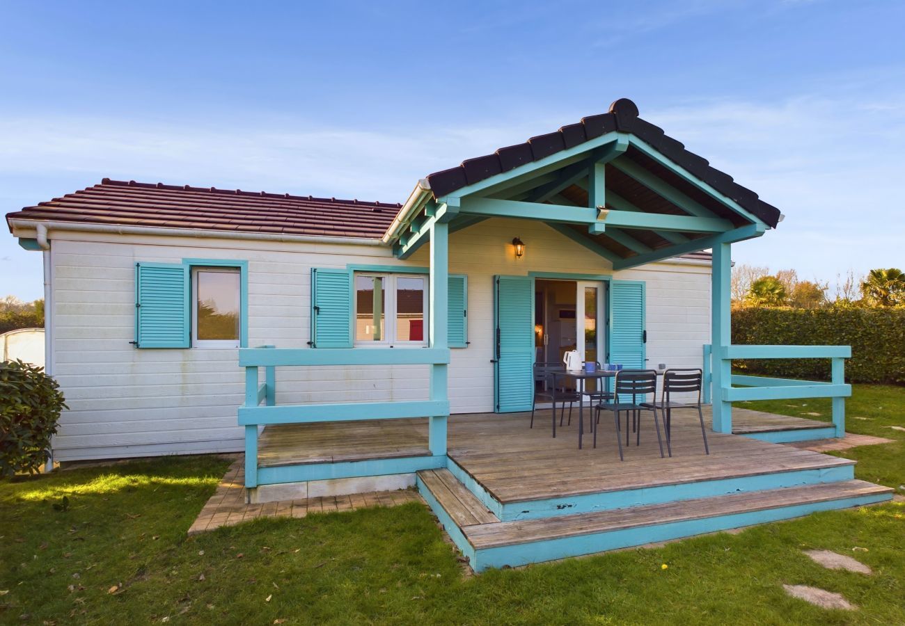 Bungalow in Pont-l´Abbé - Chalet for 4 in a residence with swimming pool