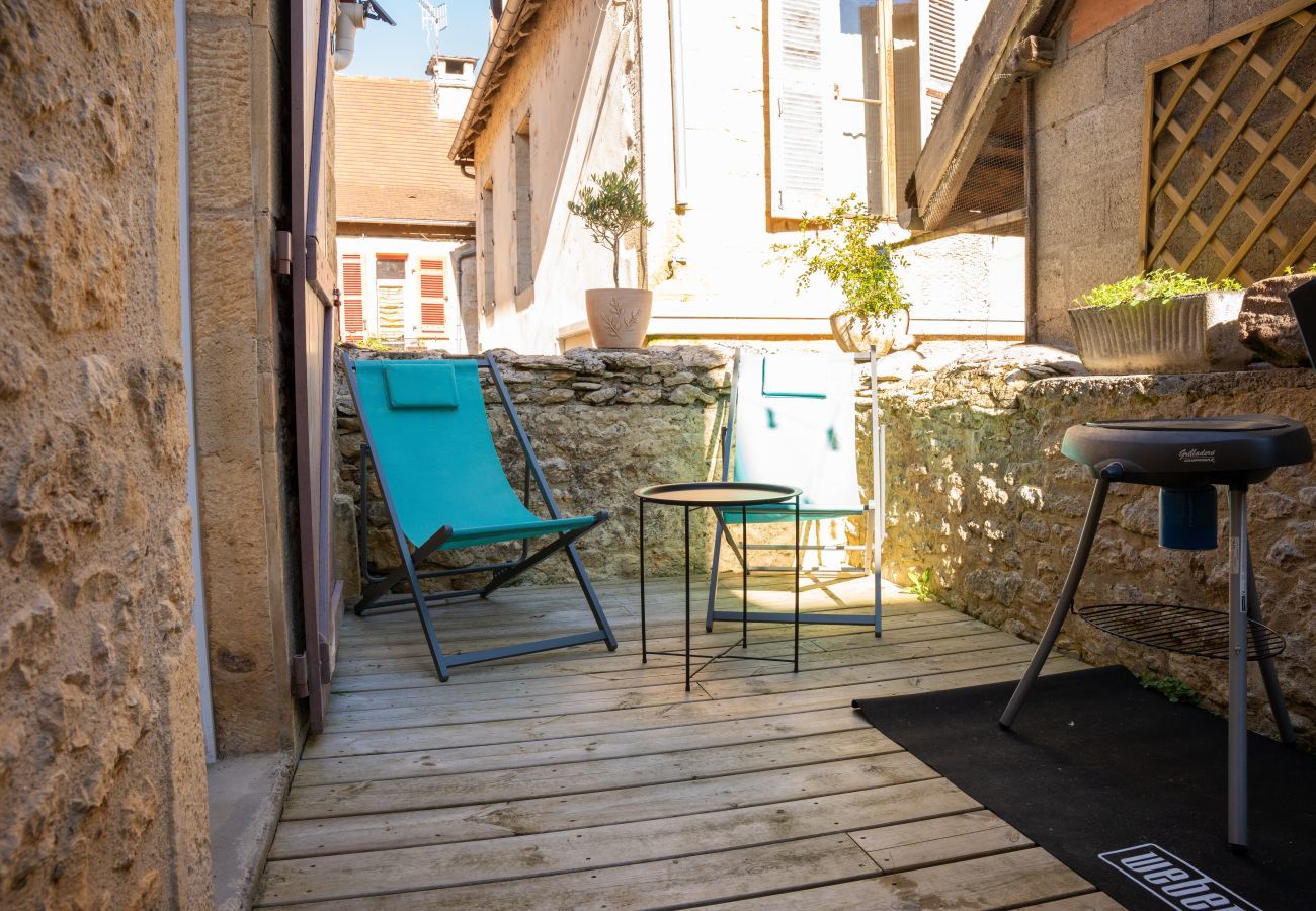 House in Montignac - Modern stone house with terrace for 6